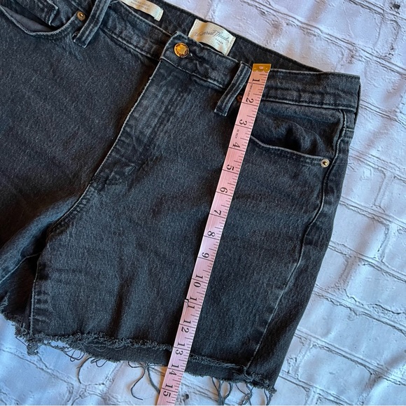 Universal Thread Black Denim Cut Off High Rise Shorts Size 10 - Picture 4 of 7